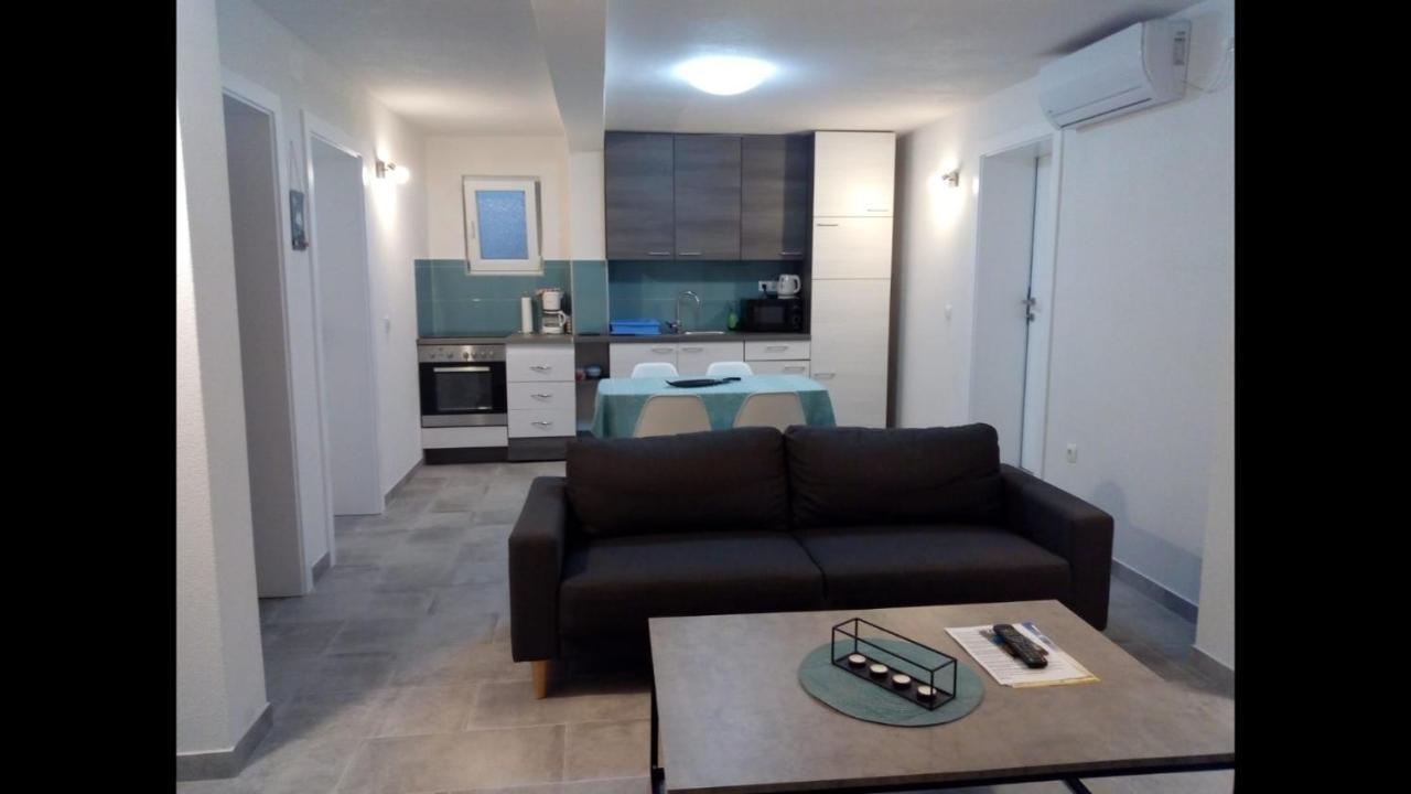 Ap Roko&Dina Apartment Nin Luaran gambar